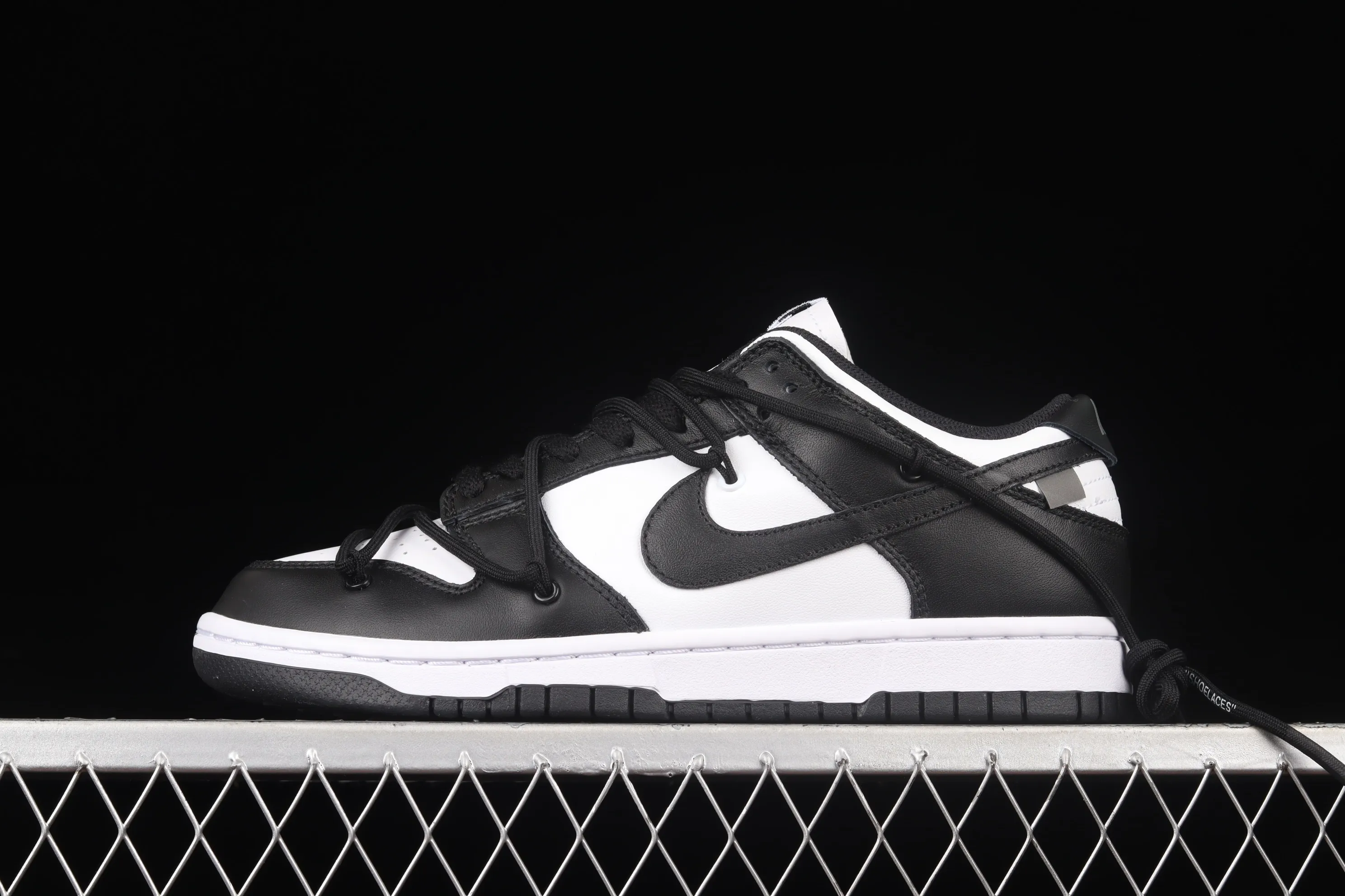 All categories Nk SB Dunk Series Nk SB Dunk Low Low-top sneakers Nk SB Dunk Low Lot "Black/White" Leather black and white panda laces Dunk series low-top casual sports sneakers CT0856-103
